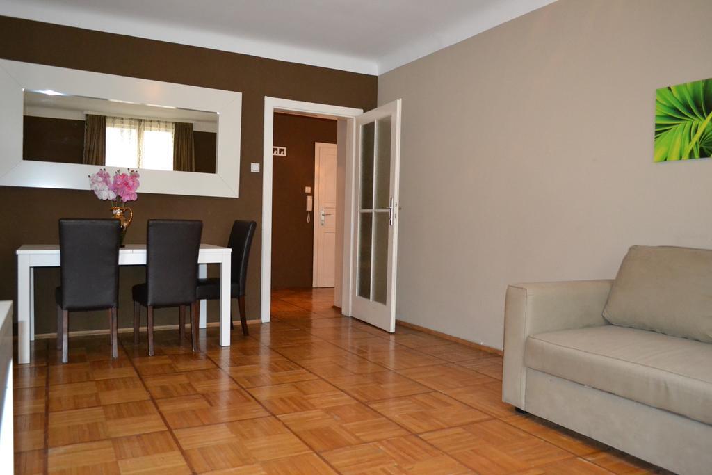 Goldfisch Apartment Hoher Markt Vienna Esterno foto